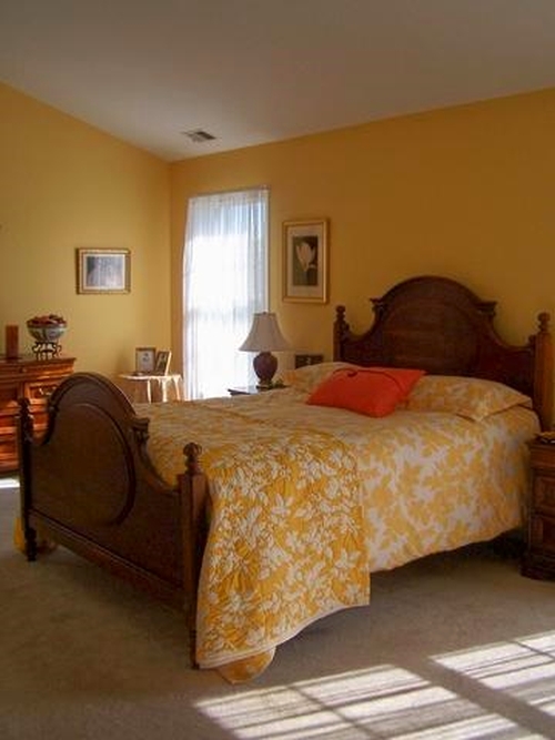 Bedroom painted and decorated with yellow